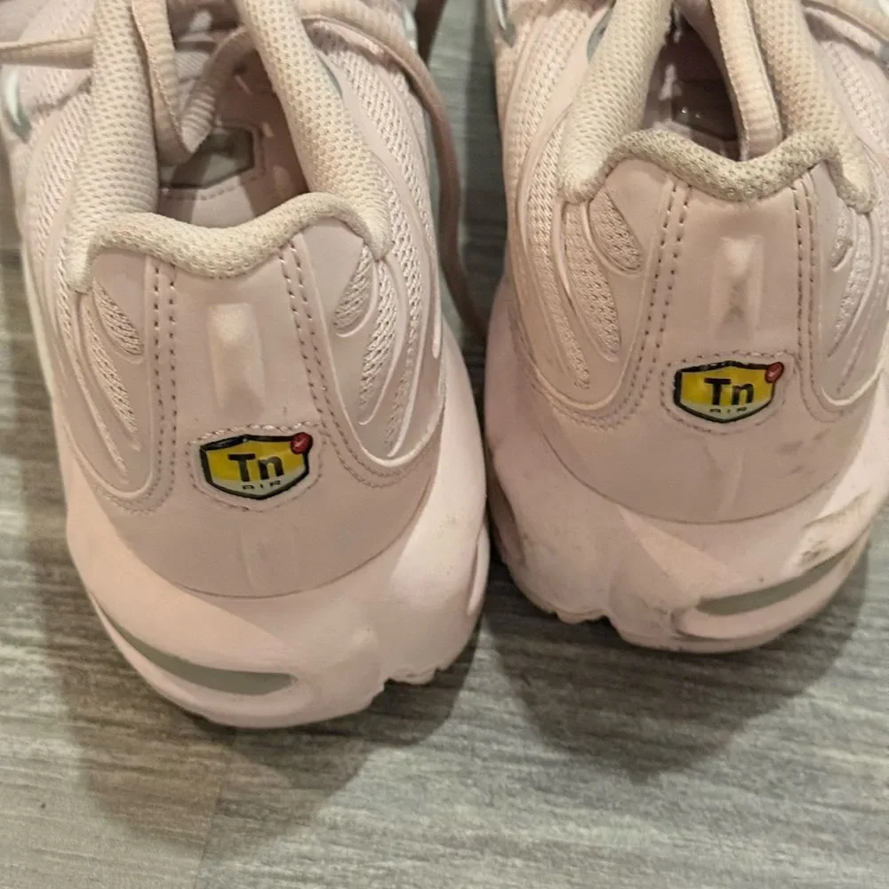 Nike Women's Light Pink Sneakers